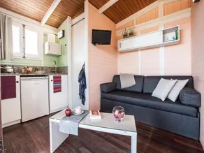 Bungalow in Tarragona by the Beach - Image 2