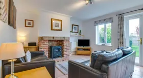 3 Bed in Southwold oc-fie2 - Image 2