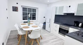 Modernes Haus mit Garten & Privatparkplatz Villa - Image 3