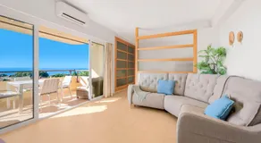 Apartamento en Elviria con vistas al mar - Image 2