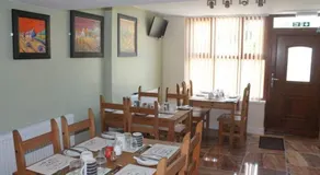 Riverside Guest House - Image 5