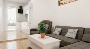 Casa de dos plantas ,Las niñas - Image 2