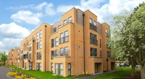 Modern Private Room and Bath in Maidenhead Near Heathrow Airport - Image 3