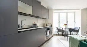 Chic Central Reading 1BR Apt CHRL F2 - Image 3