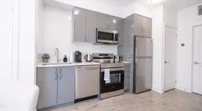 Entire luxury home 4 mins to falls Free parking - Image 5