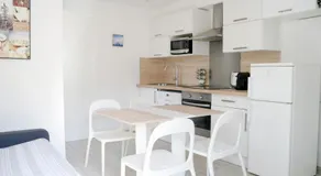 Sunny apartment in heart of Nice Old Town - Image 3