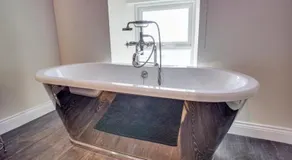 Shore Hotel - Image 3