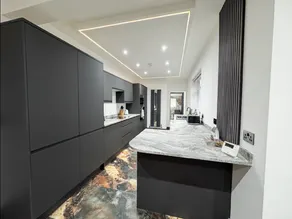 Miles House - Image 2
