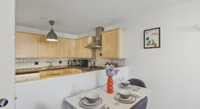 Central London 1-Bed Apartment Near Farringdon & Barbican - Image 4