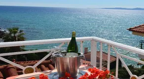 Brati II Beach Hotel - Image 4