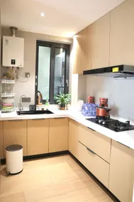 Pikkie Designer's Stylish 3 bds Flat @ city center - Image 4