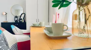 Comfortable Private Rooms in 5BR Apartment Near Kaufpark Alterlaa - Image 5