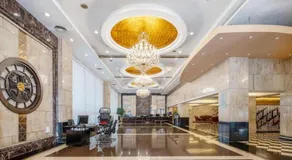 CP Peninsula Hotel - Image 2