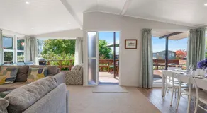 Wharewaka Hideaway - Wharewaka Holiday Home - Image 2