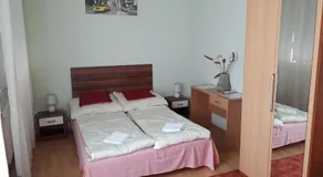 Piac Utcai Apartman 2 - Image 2