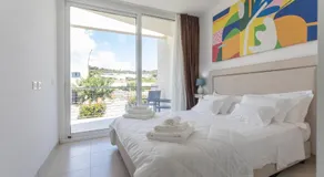 19 Summer Suites - Image 2
