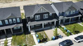 Peaceful Homes - Elegant 2 Bedroom Suite - Image 2