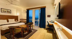 Golden Pent House - Image 3