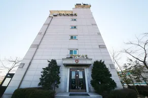 Hive Hotel - Image 3