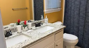 Room in a house in Lawrenceville - Image 5