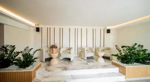 Exclusive Hotel - Image 5