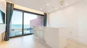 Pohang Case Poolvilla - Image 2