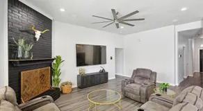 5BR Holiday Getaway in DeSoto with Pool, Hot Tub & Cinema - Image 3