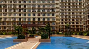 Homey Apartment with Olympic-sized pools - Image 3