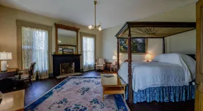Greek Revival 8br/6.5b w/ Kitchen-35 Min to U of Alabama! - Image 2