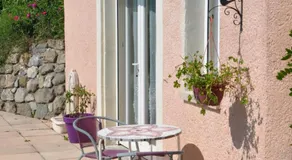 Uafhængig studie i en villa med pool. Se med udsigt Gap og omegn - Image 5