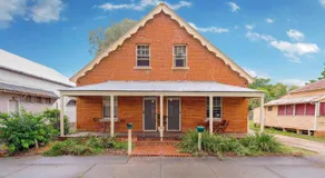 Azile 1875 Heritage Victorian Duplex - Image 3