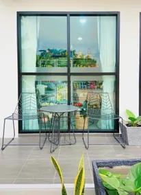The Hub Hotel Surin - Image 2