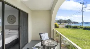 Beachside Apartment Overlooking Casey’s Beach - Image 3