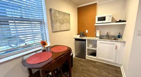 1 Bedroom Apartment in DWTN Stamford w Laundry - Image 5