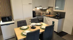 Quiet Apartment in Bulle with Terrace, Free Parking & Mountain Views - Image 2