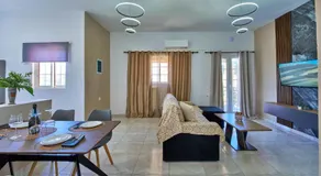 Villa Escapes By The Beach - Image 3