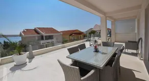 BlueBay Apartments - Image 2