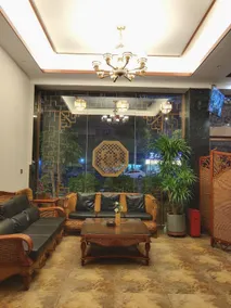 Shangri-La Hotel - Image 3