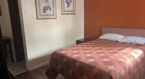 Express Motel - Image 2
