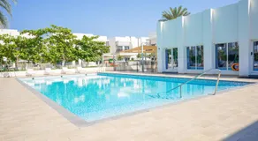 The White villa - Image 4