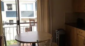 Elegant Quays Waterfront One Bedroom Apartment - Image 5