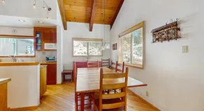 Family-friendly home with mountain views pool table fireplace & spacious deck - Image 4