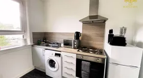 2-Bed Gourock Margaret St - Sleeps 4 - Contractors, Business & Relocations - Free Parking - Image 3