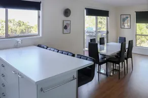 Carlenes Getaway Lake Views, Beach & Games Hub - Image 3