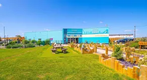 MP413 - Camber Sands Holiday Park - Close to Facilities - Free Wifi - Sleeps 8 - Large Decking - Image 5