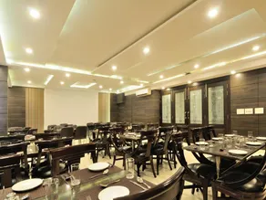Hotel Sky Rich International -Near to Famous Karol Bagh Market & Metro Station - Image 4