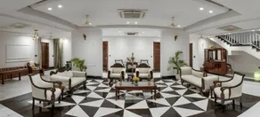 Peacock Bay Villa Holiday Home - Image 4