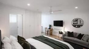 Superb Studio, Great Value in St Kilda East - Image 5