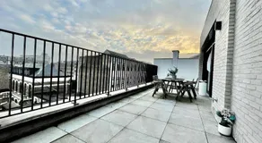 Chic Antwerp Oasis Near Diamond Hub - Image 3