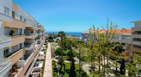Fantastic Seaside Family Apartment with Pool - Image 5